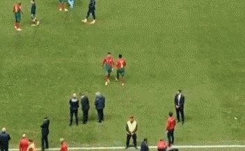 1664373578714040808.gif 1.gif